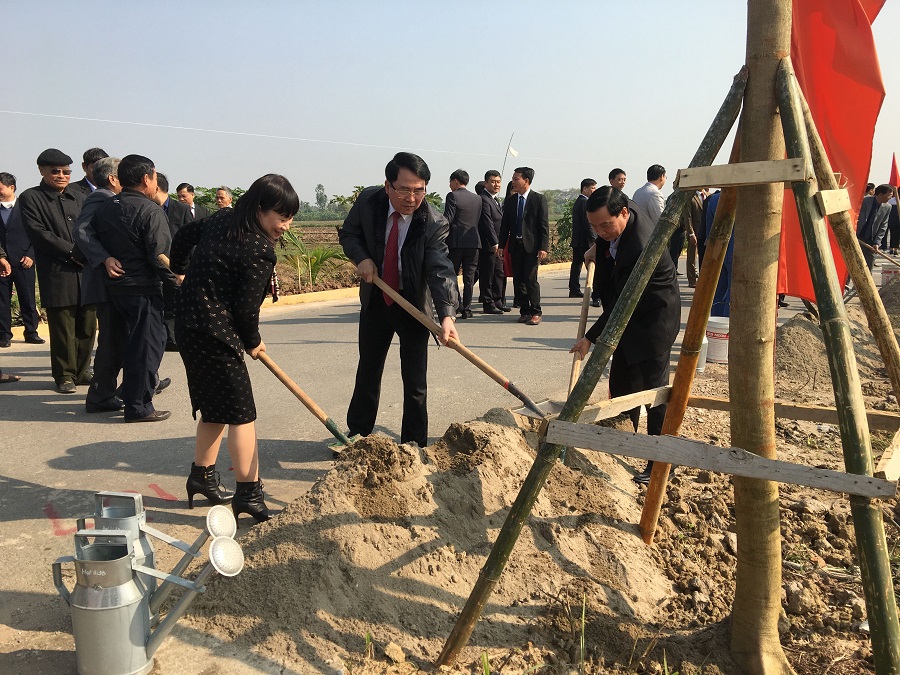 Phó Chủ tịch UBND thành phố cùng lãnh đạo huyện Tiên Lãng tham gia trồng cây tại xã Cấp Tiến, huyện Tiên Lãng Phó Chủ tịch UBND thành phố cùng lãnh đạo huyện Tiên Lãng tham gia trồng cây tại xã Cấp Tiến, huyện Tiên Lãng