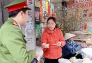 Đoàn thanh niên QQ8894 casino trực tuyến phường Lạch Tray (Ngô Quyền): Phát khẩu trang miễn phí tặng người dân phòng dịch Corona