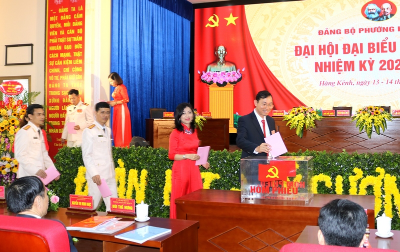 Các đại biểu bỏ phiếu bầu BCH QQ88qq khuyến mãi cập nhật mỗi ngày nhiệm kỳ 2020 - 2025