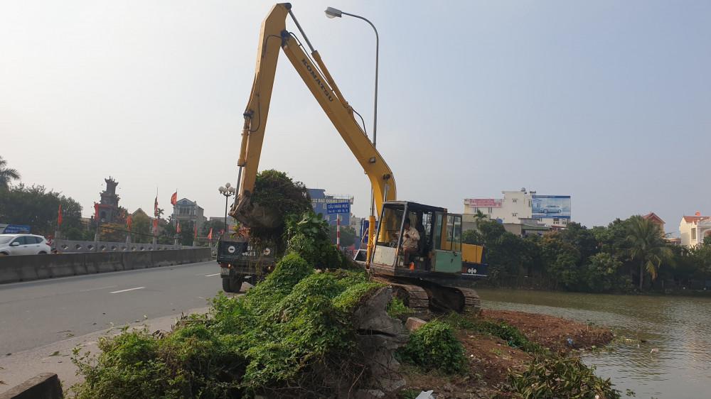 Thị trấn Vĩnh Bảo ra quân dọn dẹp ven tuyến sông Chanh Dương Thị trấn Vĩnh Bảo ra quân dọn dẹp ven tuyến sông Chanh Dương