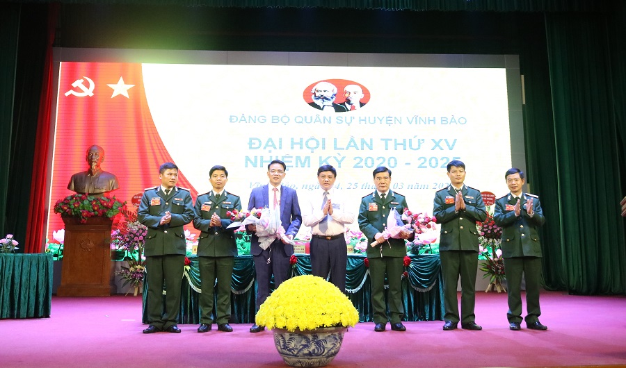 BCH khóa mới ra mắt đại hội BCH khóa mới ra mắt đại hội