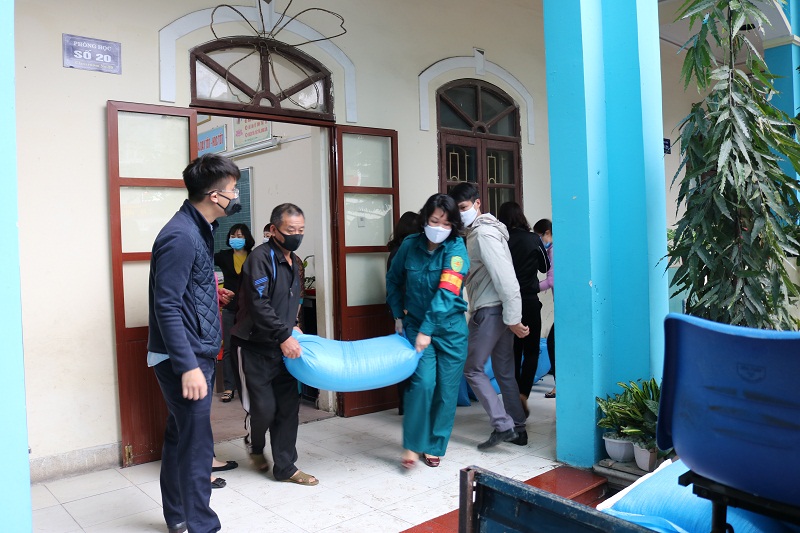 Toàn bộ số gạo hỗ trợ được đưa về các phường để trao tận tay người dân