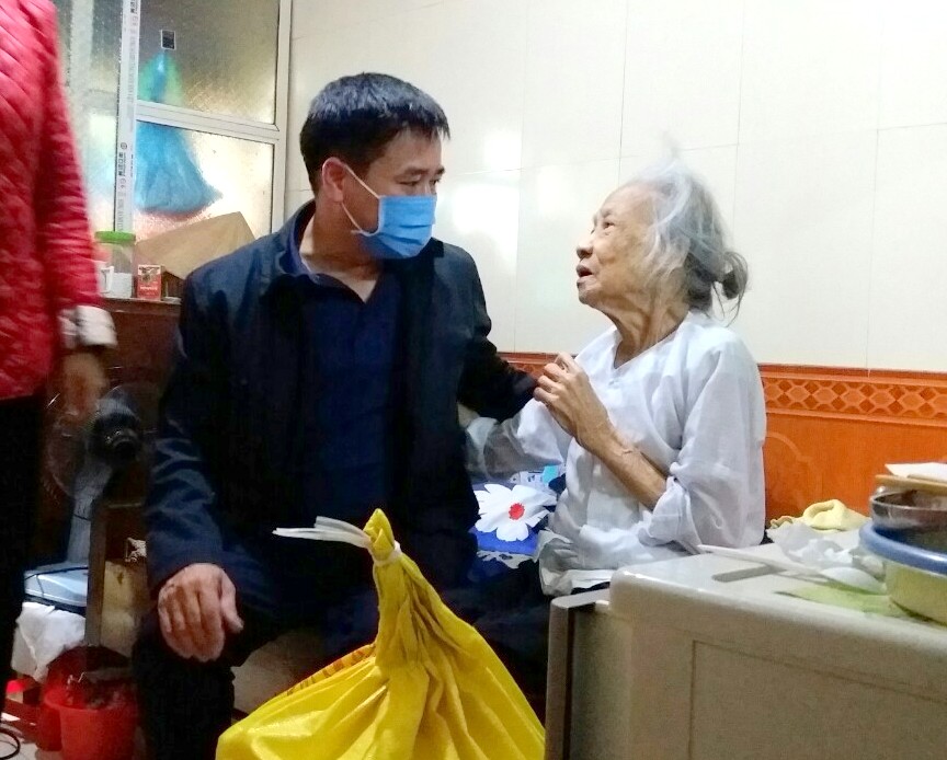 Phó bí thư thường trực quận ủy Phạm văn Tân
