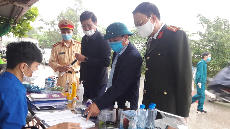 Các chốt kiểm dịch tại huyện An Dương phát huy hiệu quả trong phòng chống dịch Các chốt kiểm dịch tại huyện An Dương phát huy hiệu quả trong phòng chống dịch