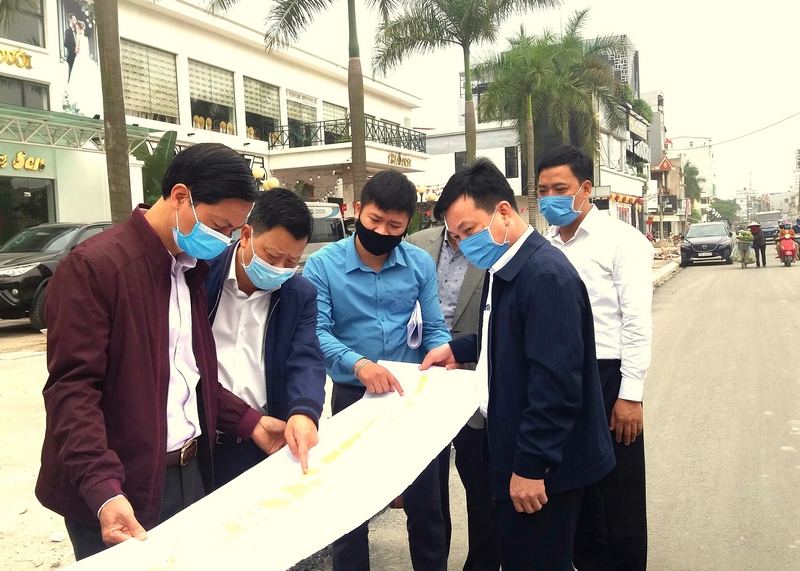 Chủ nhiệm UB kiểm tra thành ủy Đỗ Mạnh Hiến kiểm tra tại Chốt