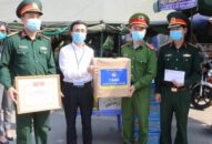 Thành đoàn QQ8839 nhà cái thăm, tặng quà, khen thưởng các chốt kiểm soát phòng chống dịch Covid-19