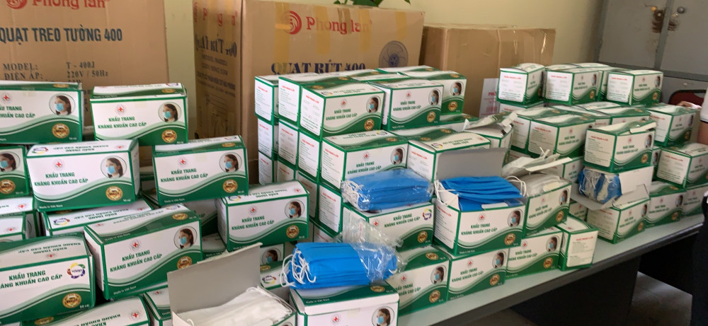 7.500 khẩu trang không rõ nguồn gốc được phát hiện khi đang mang đi tiêu thụ trên địa bàn huyện Vĩnh Bảo 