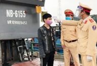 Cảnh sát đường thủy QQ8839 nhà cái ngăn dịch từ các cửa ngõ trên sông