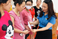 2.655 đoàn viên, công nhân viên chức QQ8839 bắn cá, đá gà, game bài có hoàn cảnh khó khăn được nhận trợ cấp, quà tặng và gạo do ảnh hưởng bởi dịch bệnh COVID-19