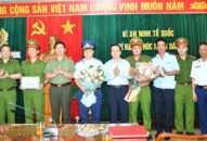 Khen thưởng tập thể có thành tích xuất sắc trong đấu tranh với đường dây, ổ nhóm buôn lậu quặng đồng nguyên khai qua Cảng QQ8839 nhà cái