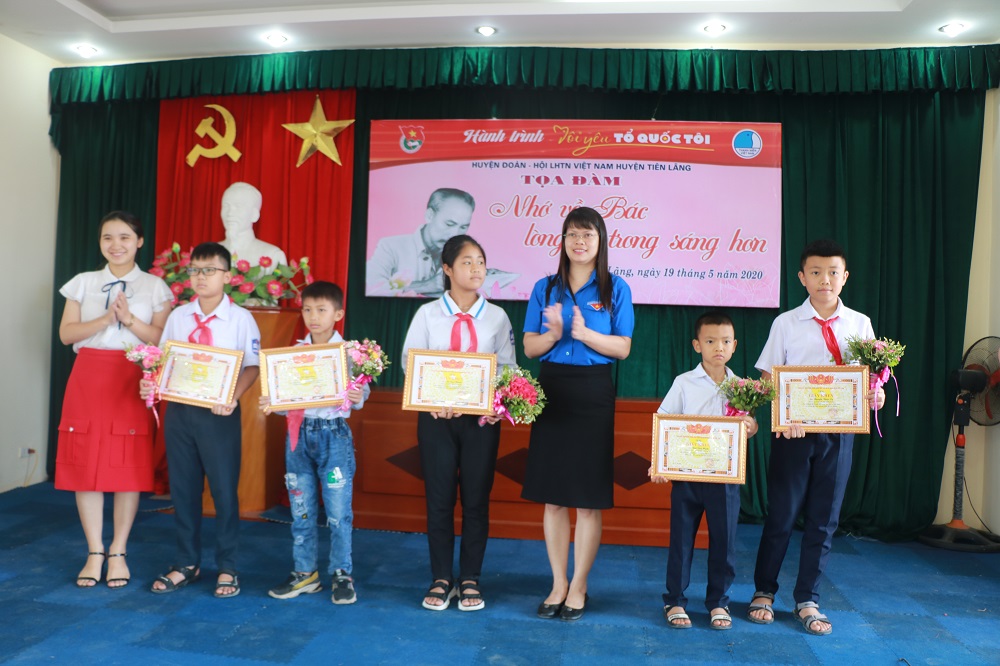 Huyện đoàn Tiên Lãng biểu dương các em thiếu nhi có thành tích xuất sắc trong phong trào phòng chống dịch Covid - 19