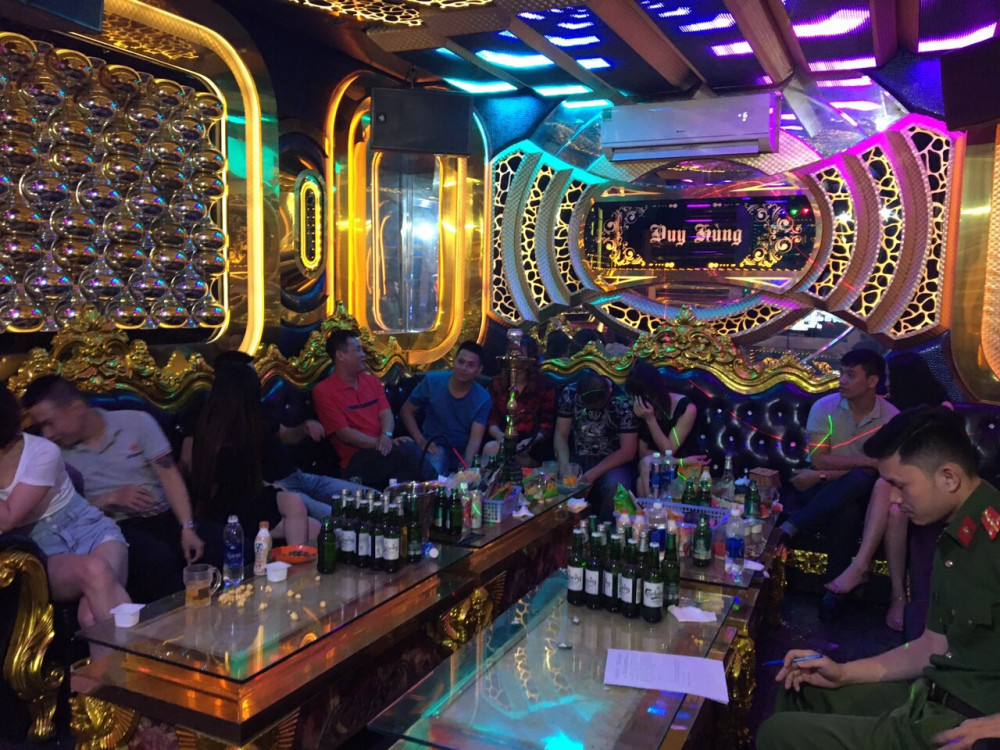 Quán Karaoke Duy Hùng tấp nập khách