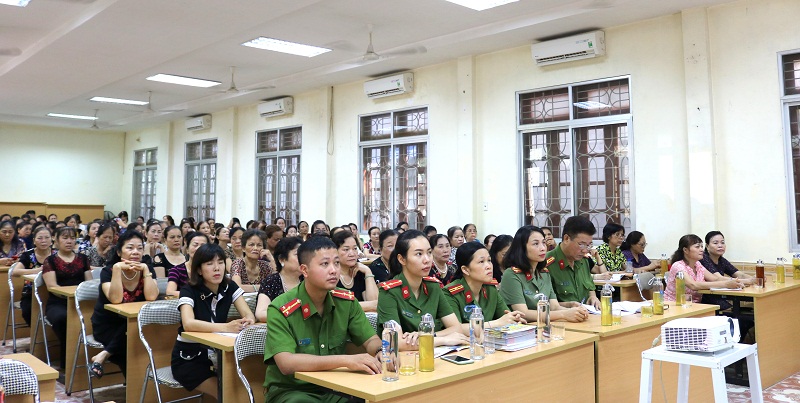 Quang cảnh hội nghị