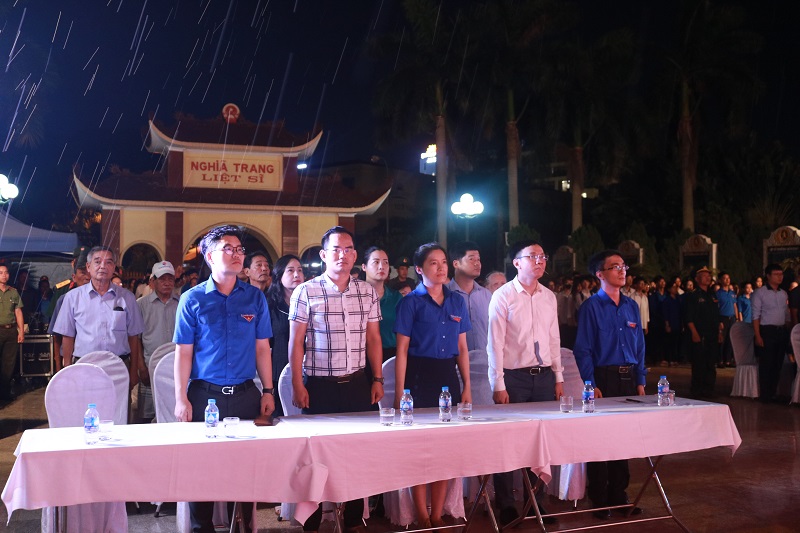 Các đại biểu làm lễ dâng dương