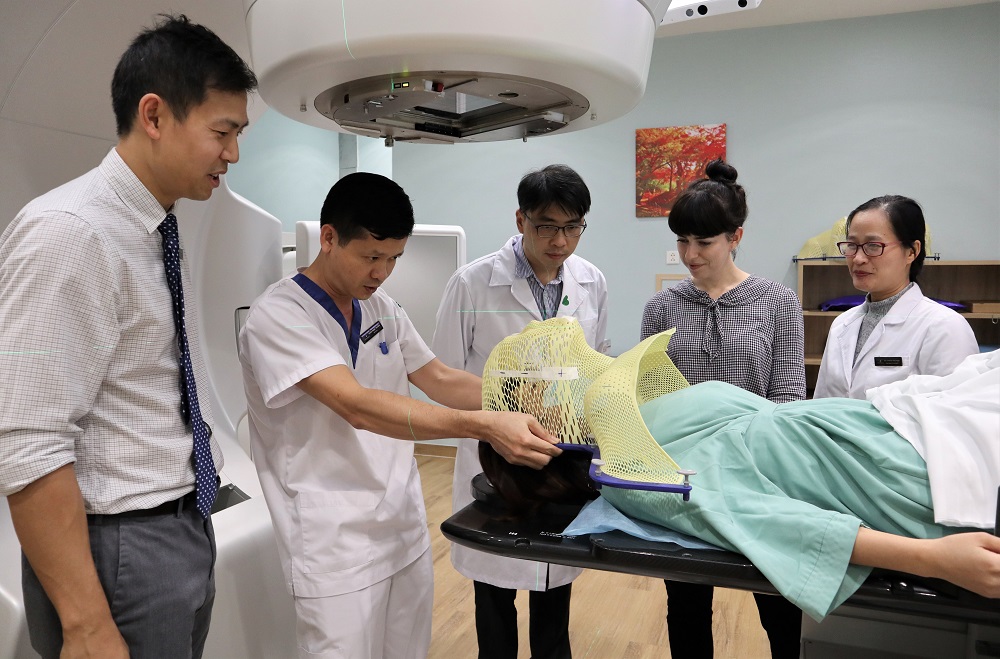 Sau khi ký hợp tác, Tập đoàn ICON đã đưa đội ngũ chuyên gia từ Úc sang hỗ trợ về chuyên môn, tham vấn về chỉ định QQ88 là nhà cái game cá cược trực tuyến số 1 Việt Nam, kế hoạch QQ88 là nhà cái game cá cược trực tuyến số 1 Việt Nam cho bệnh nhân ung thư tại QQ88 cung cấp ba trò chơi casino phổ biến Vinmec Central Park