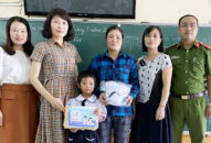 Người dân gửi thư cảm ơn QQ8894 casino trực tuyến phường Niệm Nghĩa và Trường Tiểu học Võ Thị Sáu, quận Lê Chân