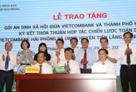 Vietcombank trao tặng gói an sinh QQ8827 com game thủ Việt Nam và ký thỏa thuận hợp tác chiến lược toàn diện với huyện Tiên Lãng và huyện Vĩnh Bảo