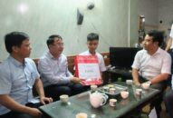 Phó Chủ tịch UBND thành phố Lê Khắc Nam thăm, tặng quà QQ8827 website cá cược trực tuyến nhân dịp Tết Trung thu 