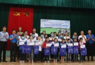 Trao 30 suất học bổng tặng Qq88 https betamed sa com có hoàn cảnh đặc biệt tại huyện Tiên Lãng, Vĩnh Bảo