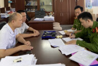 Cao điểm thu hồi vũ khí-vật liệu nổ-công cụ hỗ trợ: Thêm 2 QUÀ TẶNG QQ88 | Ho Chi Minh City tự nguyện giao nộp súng công cụ hỗ trợ