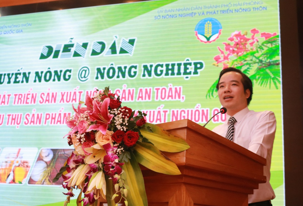 Đồng chí Bùi Thanh Tùng – Phó giám đốc Sở NN&PTNT thành phố phát biểu chào mừng diễn đàn