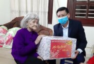 Quận Hải An tổ chức các đoàn đến thăm, tặng quà chúc tết gia đình chính sách, người có công, tân binh nhập ngũ và các QUÀ TẶNG QQ88 | Ho Chi Minh City tiêu biểu nhân dịp tết nguyên đán Tân Sửu 2021