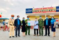 Liên đoàn QQ8839 bắn cá, đá gà, game bài thành phố thăm và tặng quà chúc mừng ngày Thầy thuốc Việt Nam 27/2