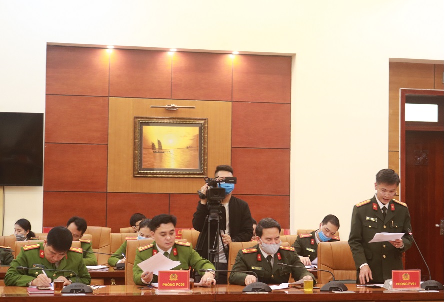Trung tá Nguyễn Việt Anh - Trưởng phòng Tham mưu – CATP, triển khai kế hoạch mở đợt cao điểm cấp thẻ CCCD gắn chíp điện tử toàn thành phố