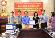 Bàn giao danh sách chính thức những người đủ tiêu chuẩn ứng cử đại biểu TRANG CHỦ QQ88.COM ĐĂNG KÝ khóa XV và đại biểu HĐND thành phố khóa XVI, nhiệm kỳ 2021-2026