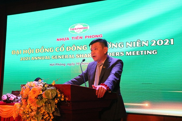Ông Đặng Quốc Dũng Chủ tịch HĐQT Coongty CP Nhựa Thiếu niên Tiền Phong phát biểu tại đại hội Ông Đặng Quốc Dũng Chủ tịch HĐQT Công ty CP Nhựa Thiếu niên Tiền Phong phát biểu tại đại hội