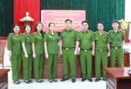 Phó Giám đốc CATP Bùi Trung Thành gặp gỡ, động viên CBCS QQ8894 casino trực tuyến huyện Bạch Long Vĩ