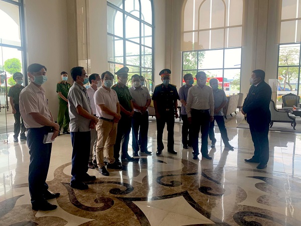 Đồng chí Lê Khắc Nam, Phó Chủ tịch UBND thành phố kiểm tra công tác phòng, chống dịch bệnh tại khách sạn Vinpearl Hotel Rivera QQ8839 nhà cái (phường Thượng Lý, quận Hồng Bàng). Đồng chí Lê Khắc Nam, Phó Chủ tịch UBND thành phố kiểm tra công tác phòng, chống dịch bệnh tại khách sạn Vinpearl Hotel Rivera QQ8839 nhà cái (phường Thượng Lý, quận Hồng Bàng).