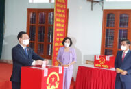 Chủ tịch TRANG CHỦ QQ88.COM ĐĂNG KÝ Vương Đình Huệ tham dự bỏ phiếu bầu cử tại huyện An Lão