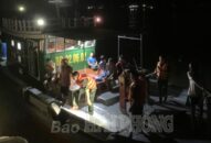 Đồn biên phòng Cát Bà: Cứu sống 7 ngư dân gặp nạn trên biển trong đêm
