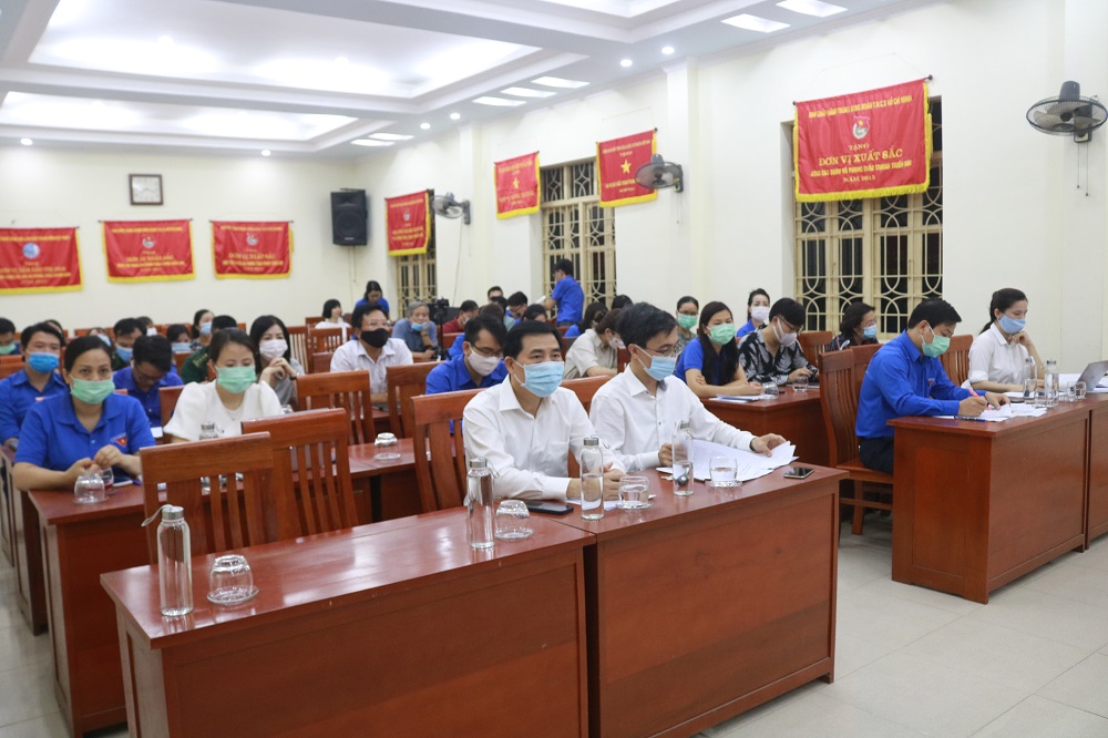 Các đại biểu tham dự hội nghị