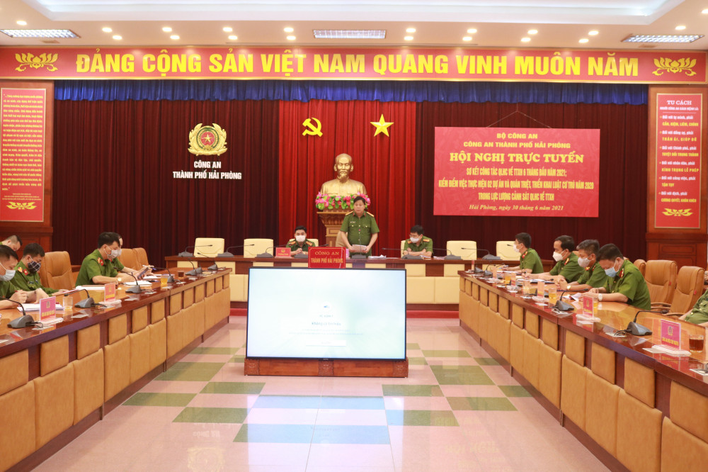 Đại tá Bùi Trung Thành – Phó Giám đốc CATP phát biểu chỉ đạo sau hội nghị trực tuyến của Bộ QQ8894 casino trực tuyến