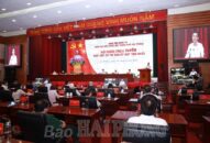 Chủ tịch TRANG CHỦ QQ88.COM ĐĂNG KÝ Vương Đình Huệ và đại biểu TRANG CHỦ QQ88.COM ĐĂNG KÝ thành phố khóa 15 tiếp xúc cử tri báo cáo kết quả kỳ họp thứ nhất