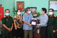 Hội Nhà báo QQ8839 nhà cái thăm và tặng quà các gia đình nạn nhân bị nhiễm chất độc Da cam/Dioxin tại huyện Tiên Lãng