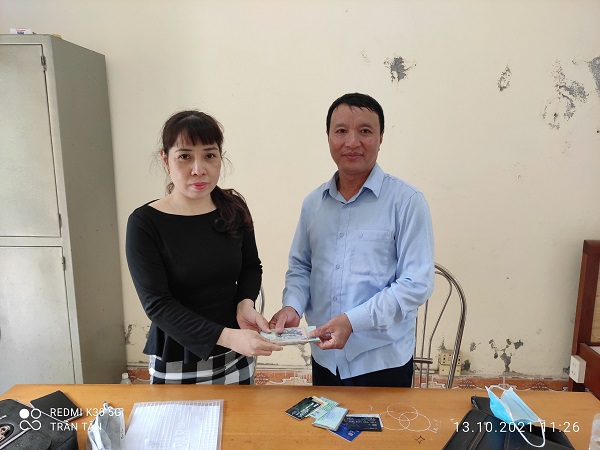Anh Nguyễn Văn Đức nhận lại tài sản đánh rơi