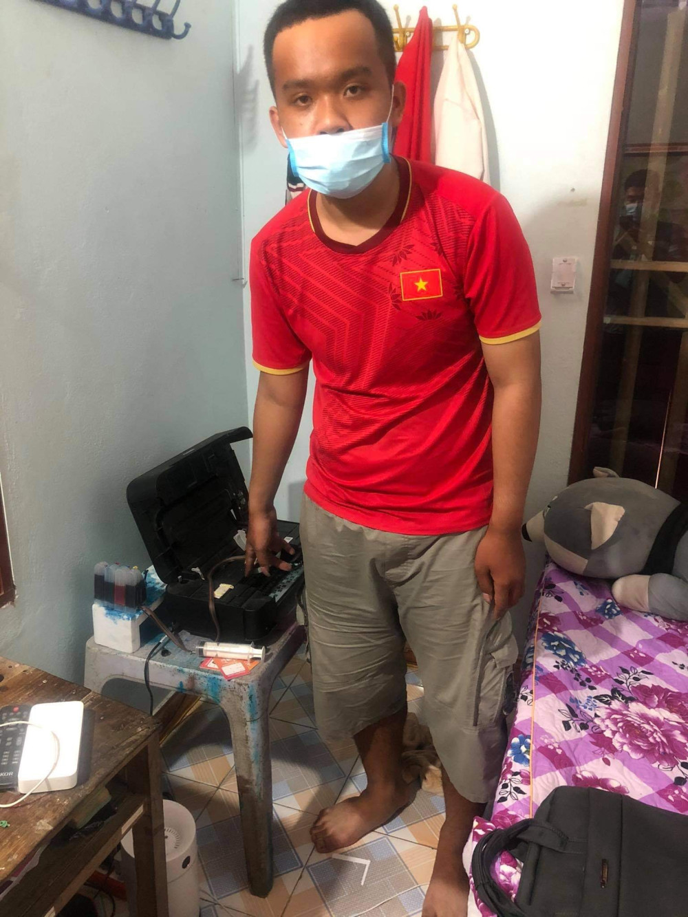 Đối tượng Đỗ Hoàng Lâm cùng tang vật vụ án