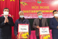 Hội Nông dân thành phố trao tặng 130 suất quà cho các Hộ hội viên, nông dân có hoàn cảnh khó khăn