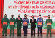 Quận Hồng Bàng tiếp xúc, tặng quà cho công dân nhập ngũ và công dân tham gia nghĩa vụ QQ8894 casino trực tuyến Đăng Nhập QQ88.COM | Link Trang Chủ QQ888 năm 2022