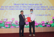 Ban Quản lý Khu Appqq88 Casino, Nổ Hũ QQ8839 nhà cái trao Giấy chứng nhận đăng ký QQ88 là nhà cái game cá cược trực tuyến số 1 Việt Nam cho 2 dự án Đổi quà QQ88 Appqq88 nền tảng cá cược uy tín công nhân
