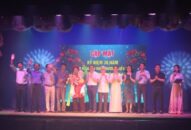 QQ8827 nhận thưởng hấp dẫn 30 năm ngày Đoàn Múa rối Hoa Phượng biểu diễn tại nước Mỹ