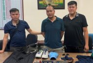 Khởi tố đối tượng mang súng, cướp ngân hàng giữa ban ngày ở QQ8839 nhà cái
