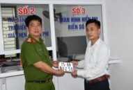 Ngày đầu tiên triển khai thực hiện phân cấp công tác đăng ký cấp biển số xe ô tô và xe mô tô, xe gắn máy, xe máy điện tại cơ sở