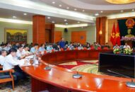Chủ tịch UBND thành phố làm việc với một số hộ nuôi ngao tại quận Hải An và huyện Kiến Thụy
