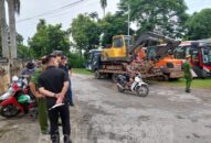 Một số hộ dân tự nguyện tháo dỡ công trình vi phạm Đổi quà QQ88 trên đất nông nghiệp thuộc Công ty TNHH MTV Nông nghiệp Quý Cao (huyện Tiên Lãng)