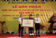 Đón nhận Bằng công nhận di tích lịch sử cấp thành phố đối với đền Tam Kỳ