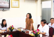 Trưởng Ban Tuyên giáo Thành ủy dự sinh hoạt chi bộ tại chi bộ Chi bộ Khoa gây mê hồi sức trực thuộc QQ88qq khuyến mãi cập nhật mỗi ngày QQ88 cung cấp ba trò chơi casino phổ biến Hữu nghị Việt Tiệp